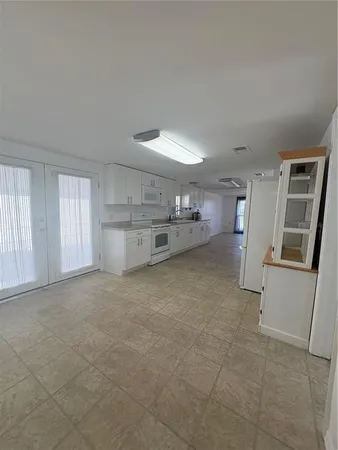 $2,000 | 5817 Portsmouth Drive, Tampa, FL 33615