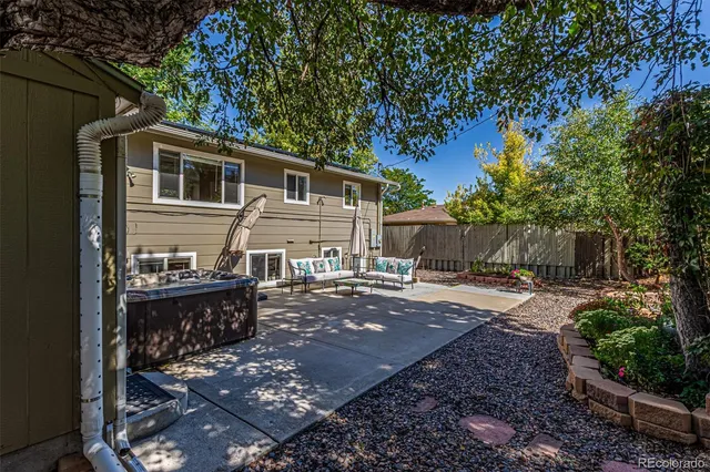 a view of an outdoor space