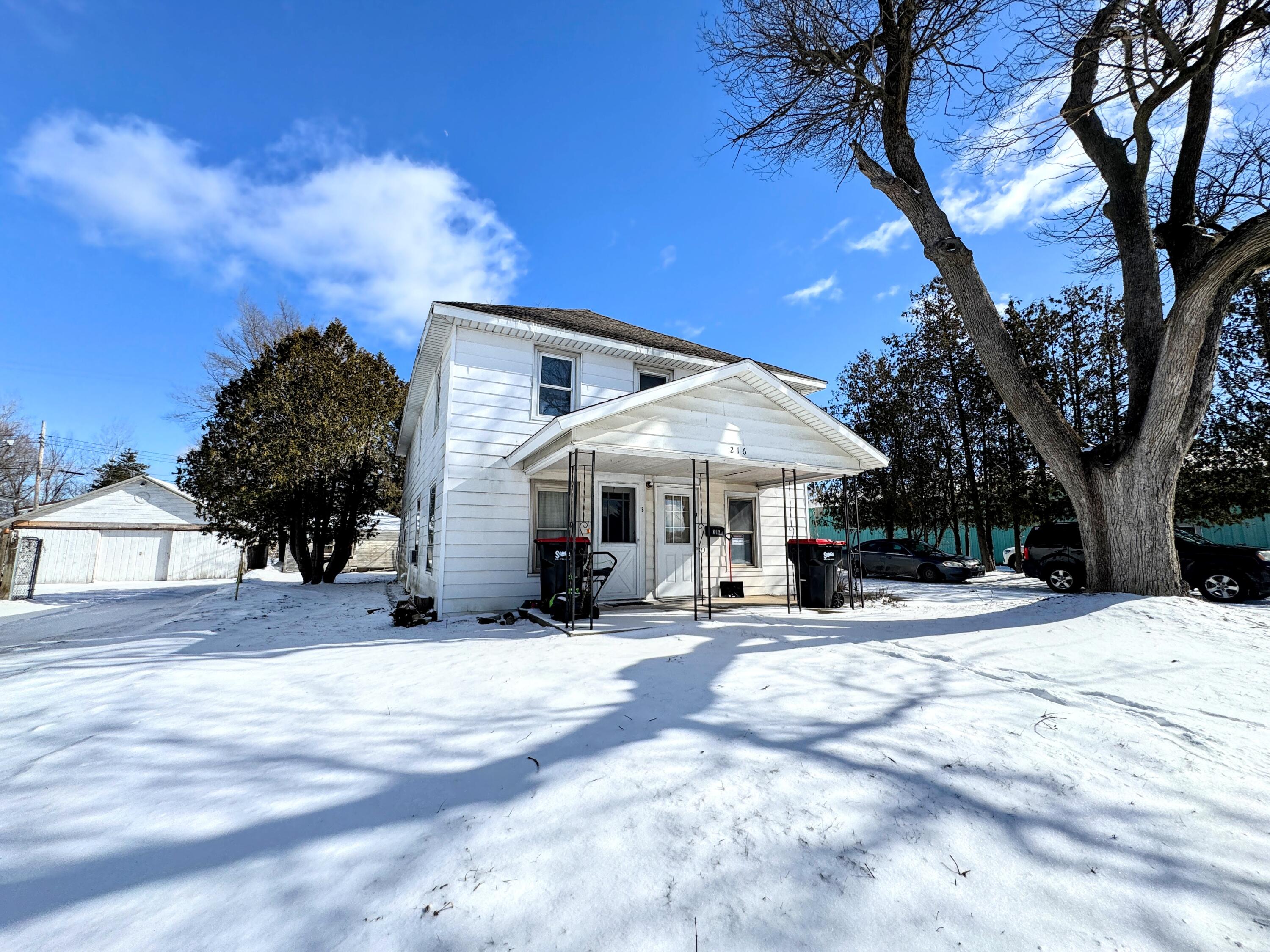 216 North Chestnut Street Reed City, MI 49677 - Photo 2 of 4 IMG_6724