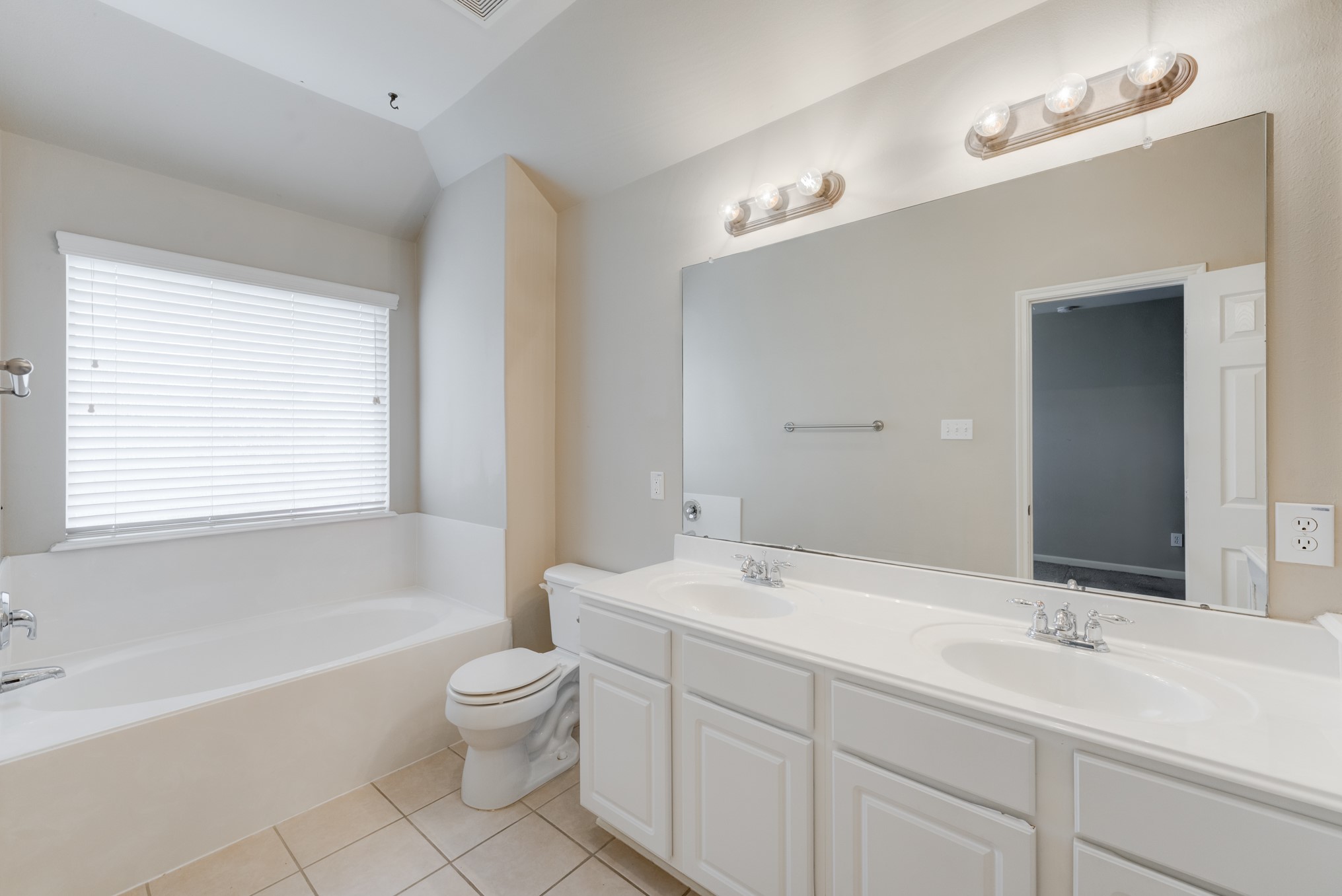 6839 Tammany Manor Lane Spring, TX 77379 - Photo 17 of 25 Primary bath offers double sinks...
