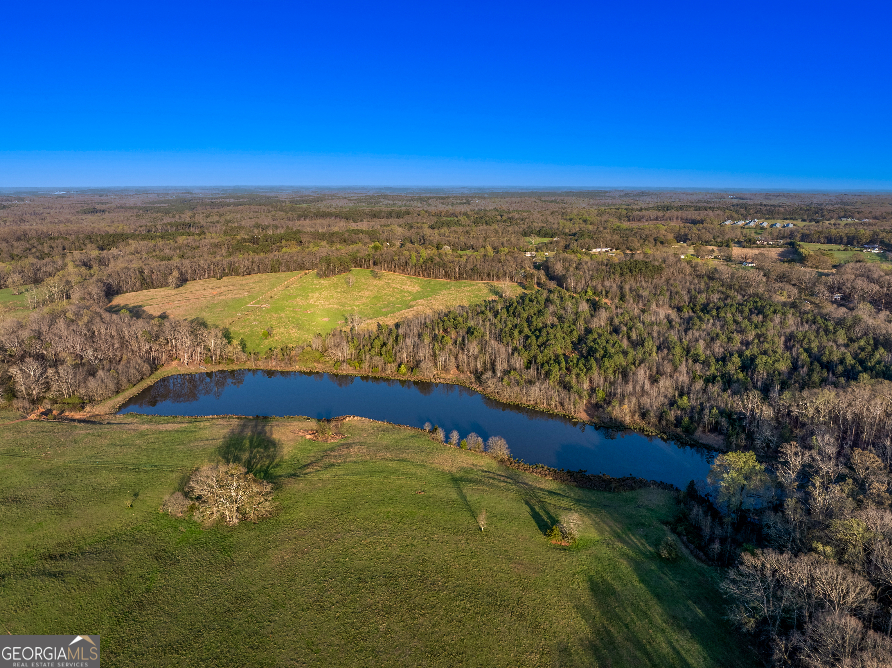 8 Legacy View Hartwell, GA 30643 - Photo 14 of 21 a view of an ocean