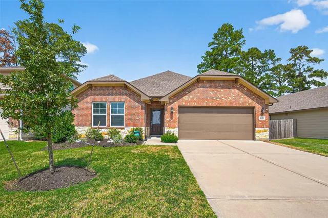 $335,000 | 2322 East Winding Pines Drive, Tomball, TX 77375