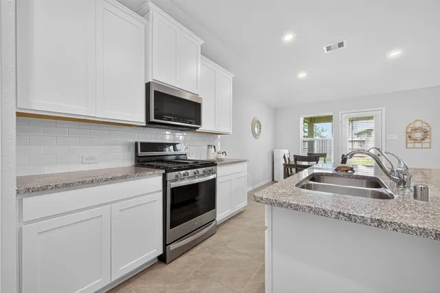 $335,000 | 2322 East Winding Pines Drive, Tomball, TX 77375