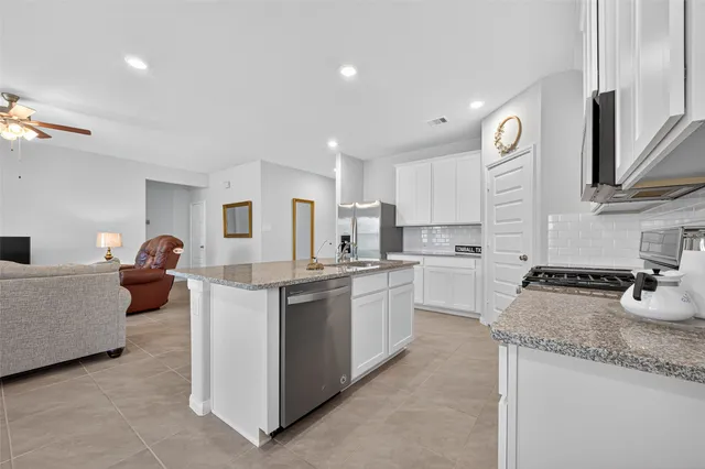 $335,000 | 2322 East Winding Pines Drive, Tomball, TX 77375