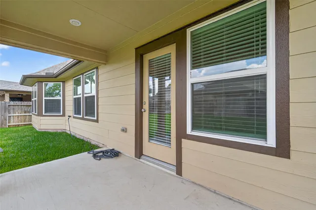 $335,000 | 2322 East Winding Pines Drive, Tomball, TX 77375