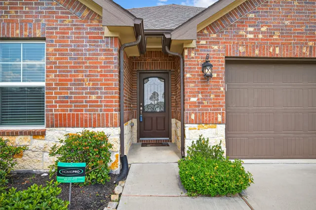$335,000 | 2322 East Winding Pines Drive, Tomball, TX 77375
