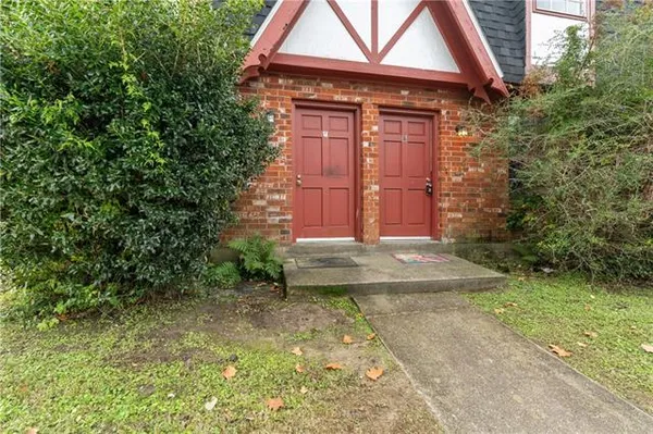 $1,350 | 4221 Arbor Court, Unit B, Kenner, LA 70065