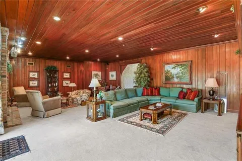 $699,000 | 10 Chateau Latour Drive, Kenner, LA 70065