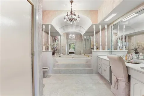 $699,000 | 10 Chateau Latour Drive, Kenner, LA 70065