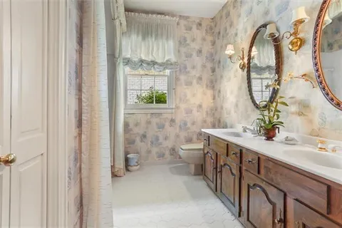 $699,000 | 10 Chateau Latour Drive, Kenner, LA 70065
