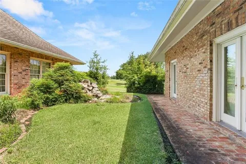 $699,000 | 10 Chateau Latour Drive, Kenner, LA 70065