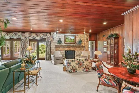 $699,000 | 10 Chateau Latour Drive, Kenner, LA 70065