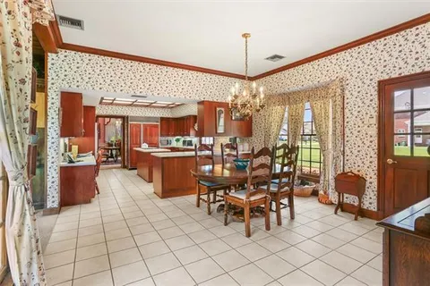 $699,000 | 10 Chateau Latour Drive, Kenner, LA 70065