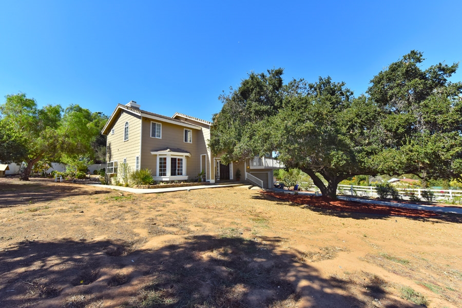 29050 Miller Road Valley Center, CA 92082 - Photo 2 of 25
