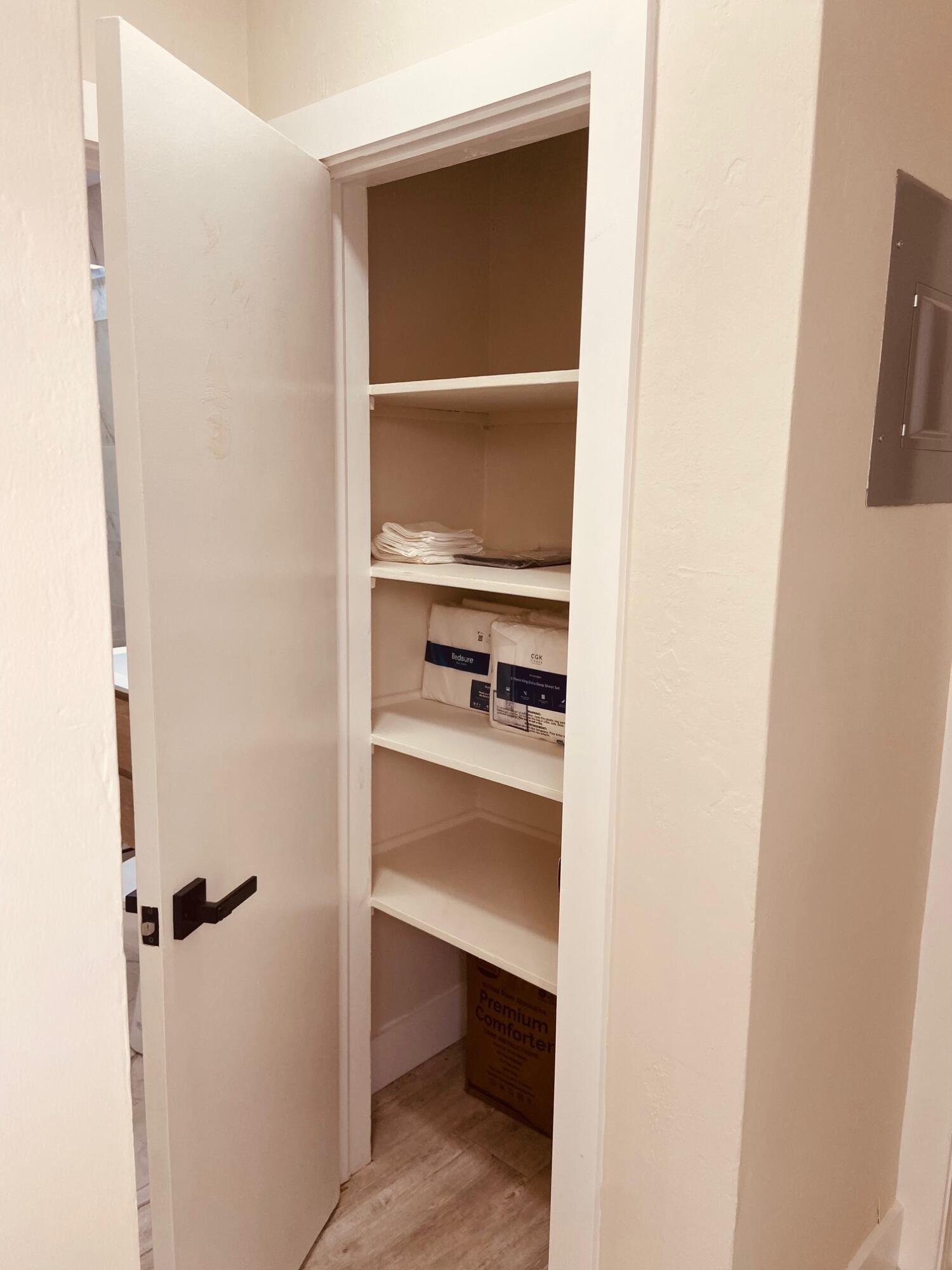 615 Northeast 2nd Avenue Delray Beach, FL 33444 - Photo 23 of 35 a view of walk in closet with empty racks
