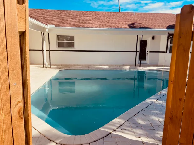 $3,995 | 615 Northeast 2nd Avenue, Delray Beach, FL 33444