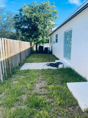 $3,995 | 615 Northeast 2nd Avenue, Delray Beach, FL 33444