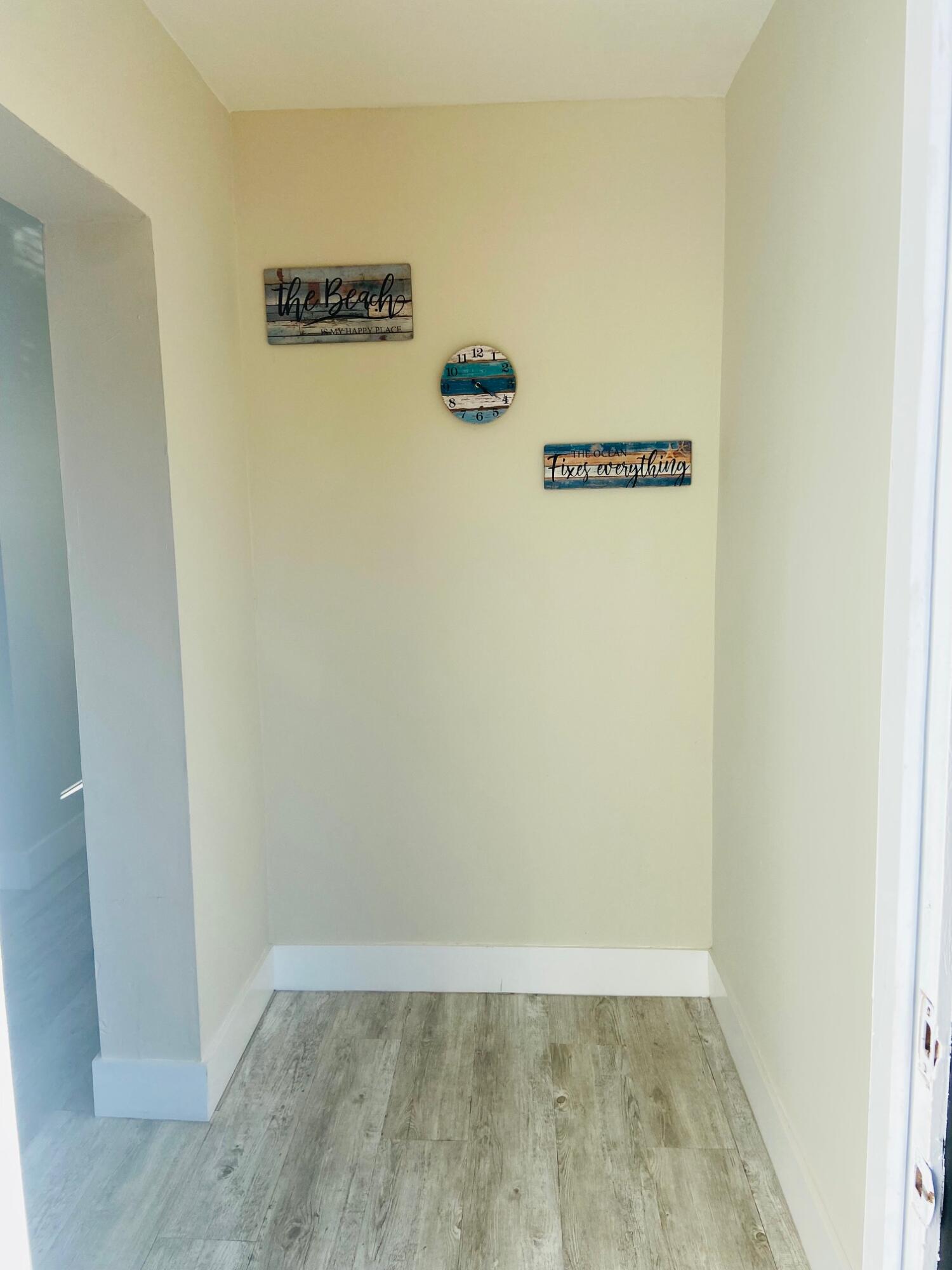 615 Northeast 2nd Avenue Delray Beach, FL 33444 - Photo 4 of 35 a view of an empty room