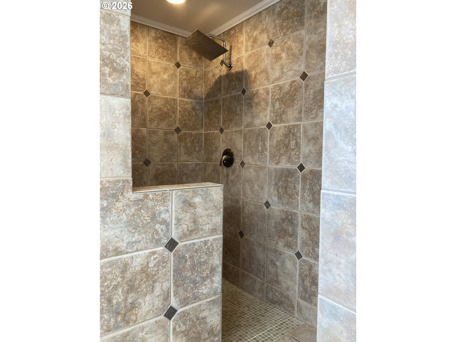 1612 North Heron Drive Ridgefield, WA 98642 - Photo 17 of 33 a bathroom with a shower