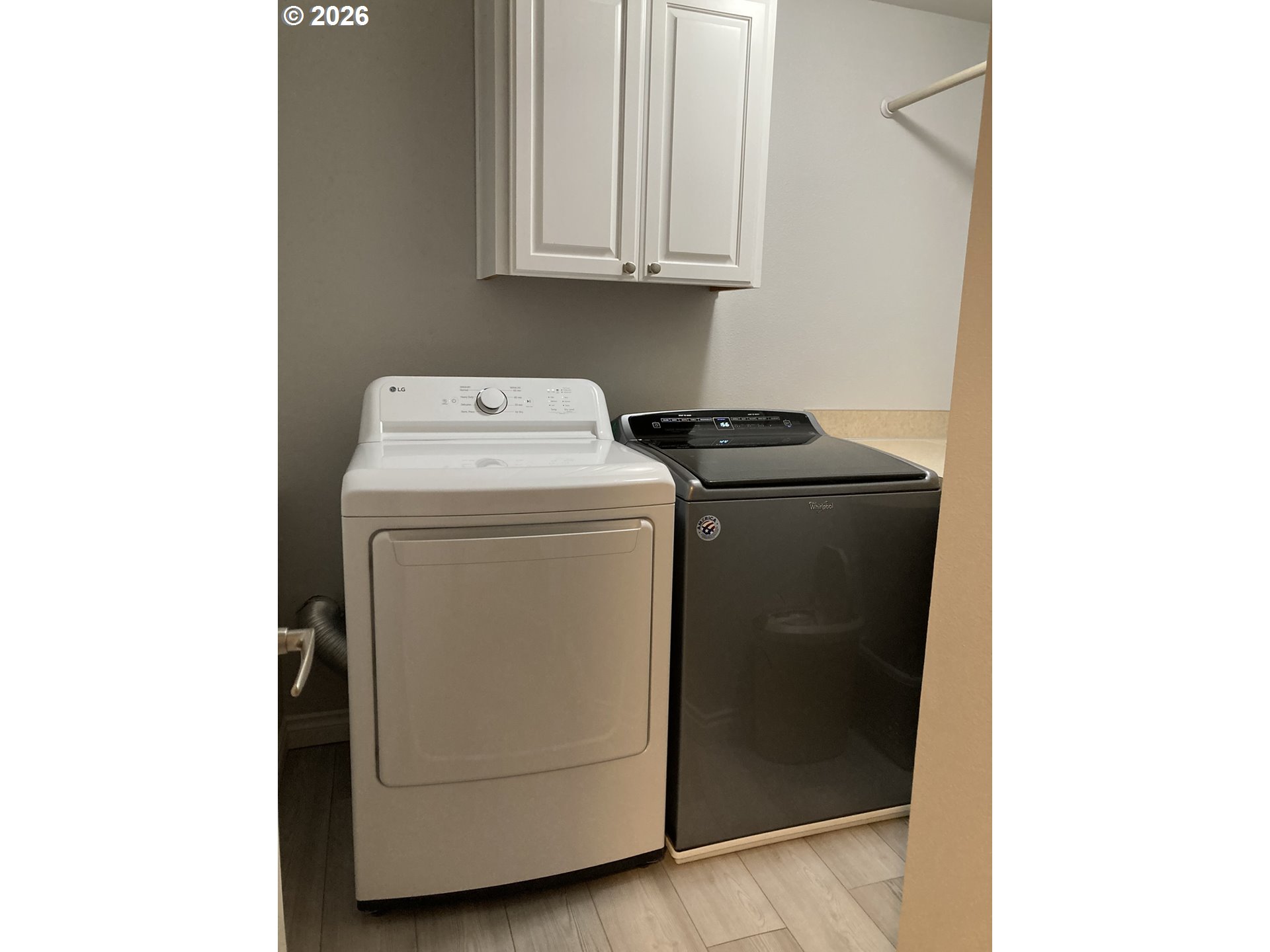1612 North Heron Drive Ridgefield, WA 98642 - Photo 24 of 33 a utility room with dryer and washer