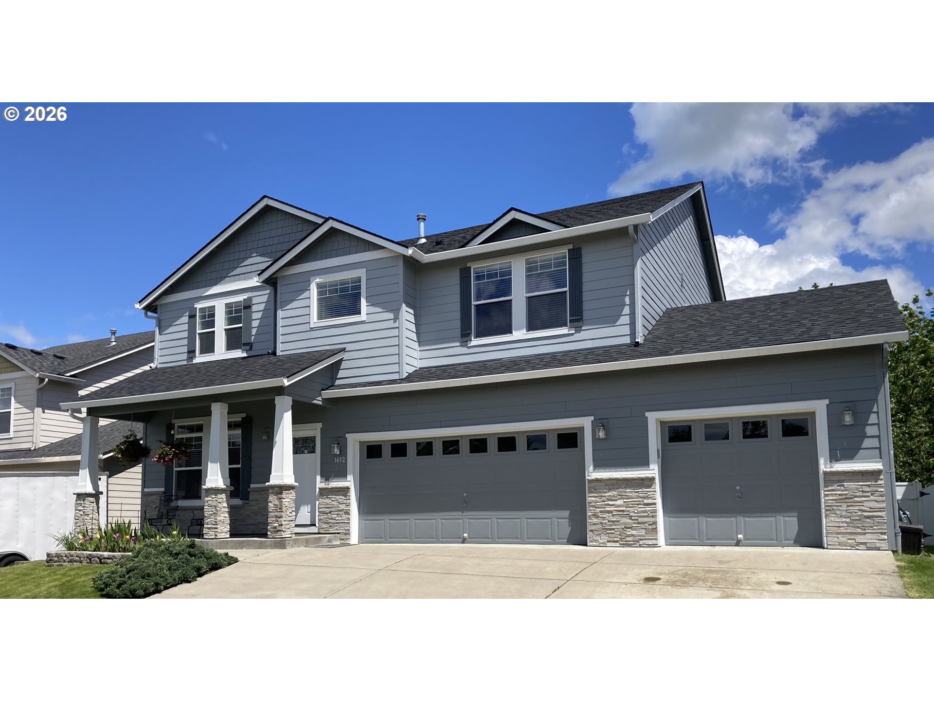 1612 North Heron Drive Ridgefield, WA 98642 - Photo 33 of 33 a house view with a outdoor space