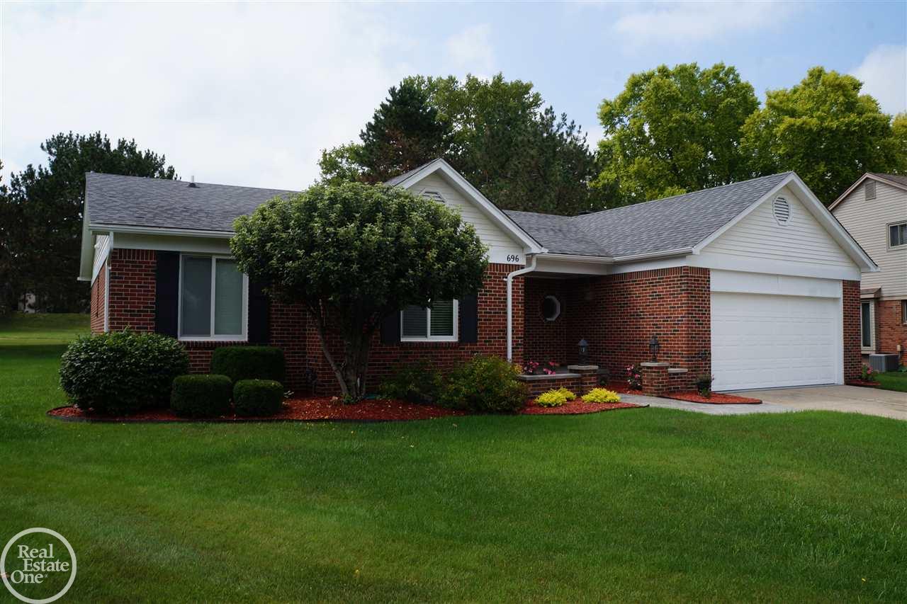 696 Baker Street Rochester Hills, MI 48307 - Photo 1 of 22