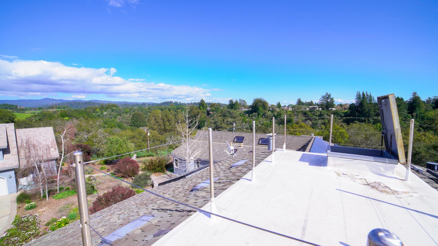 150 Amigo Road Soquel, CA 95073 - Photo 33 of 81 a view of a terrace with sitting area