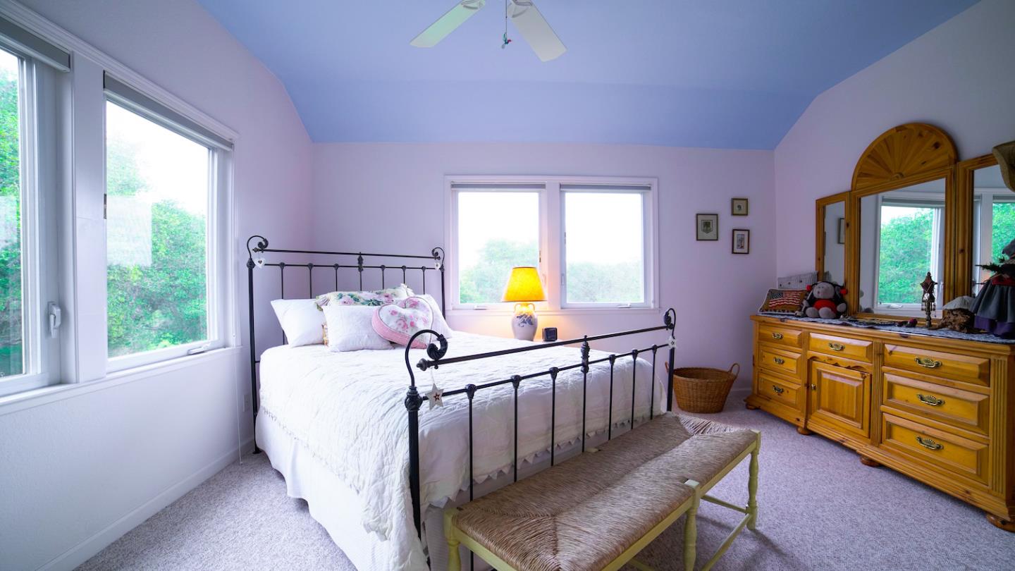 150 Amigo Road Soquel, CA 95073 - Photo 69 of 81 a bedroom with a bed and a dresser