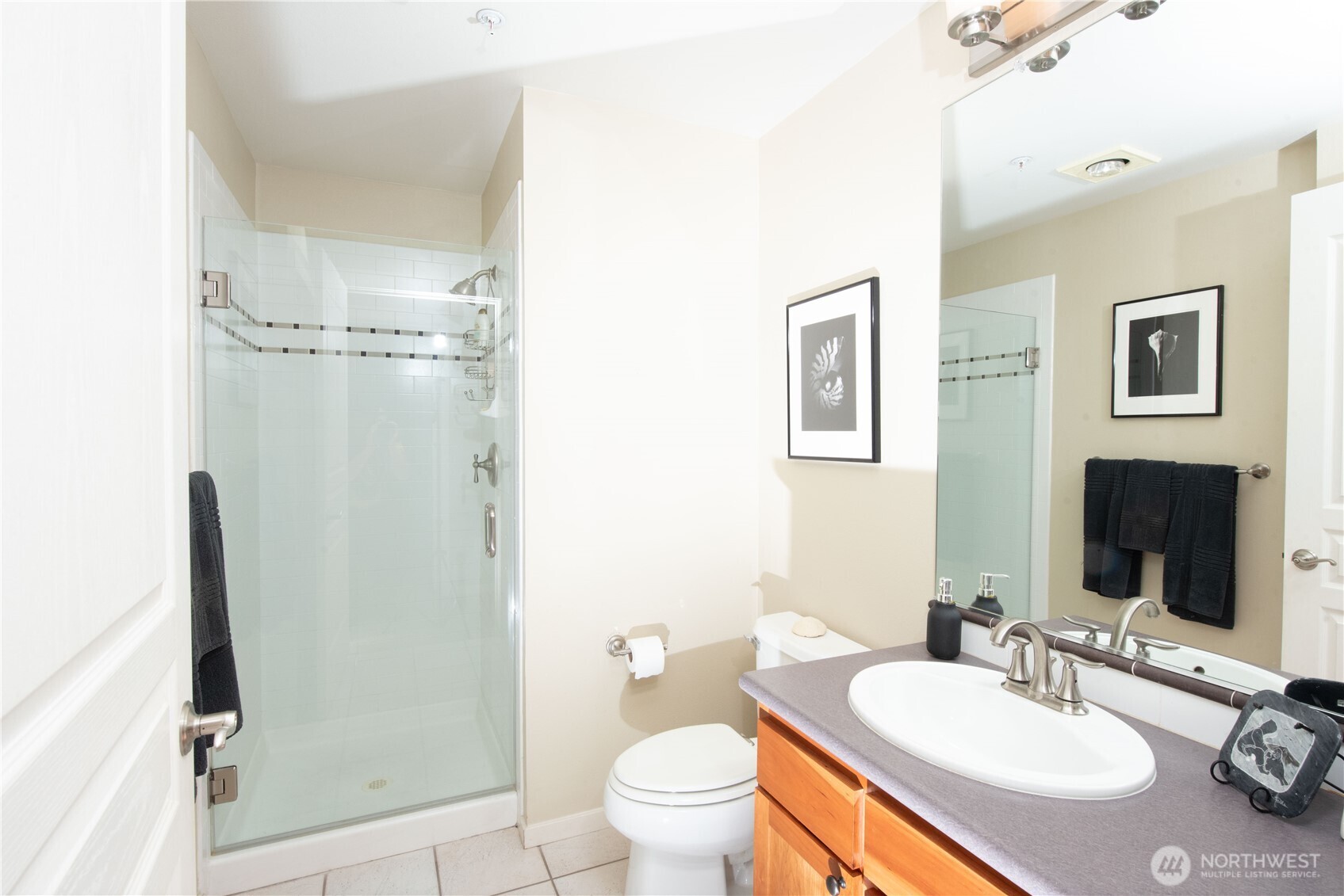 1950 Alaskan Way, Unit 227 Seattle, WA 98101 - Photo 24 of 34