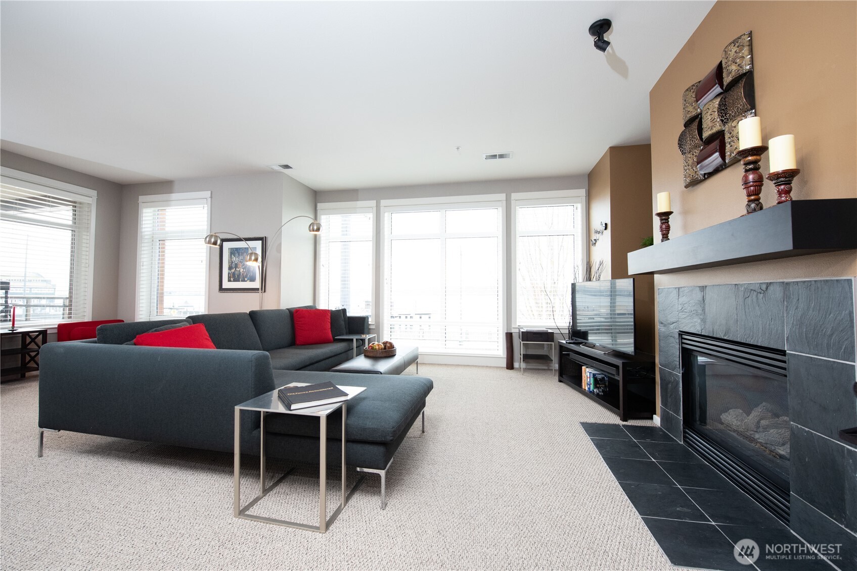 1950 Alaskan Way, Unit 227 Seattle, WA 98101 - Photo 3 of 34