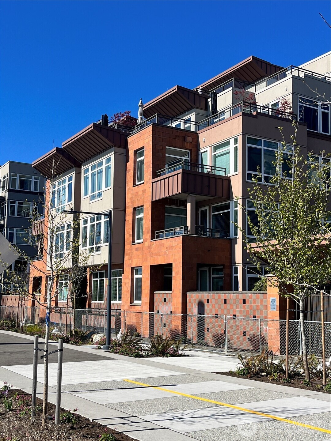 1950 Alaskan Way, Unit 227 Seattle, WA 98101 - Photo 4 of 34