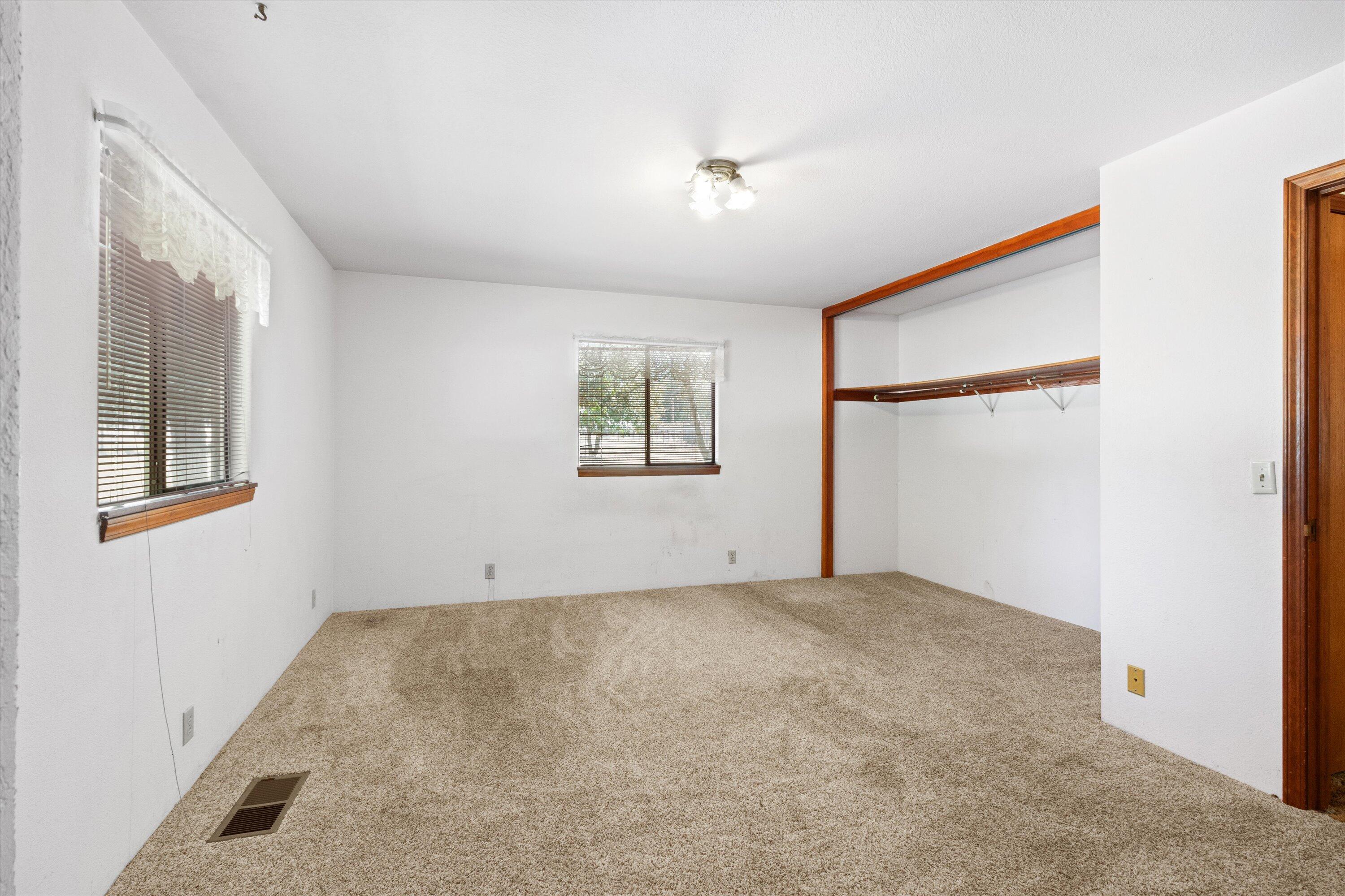 5442 Hugo Road Grants Pass, OR 97526 - Photo 28 of 41 23-5442 Hugo Rd-23
