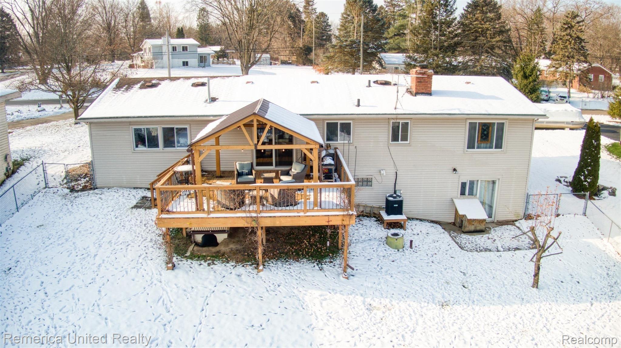 2631 Earl Lake Road Howell, MI 48843 - Photo 4 of 54 DJI_0911_6.jpg