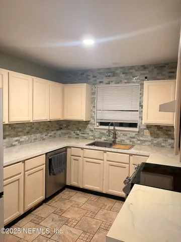 $2,250 | 3317 Cancun Drive East, Jacksonville, FL 32225