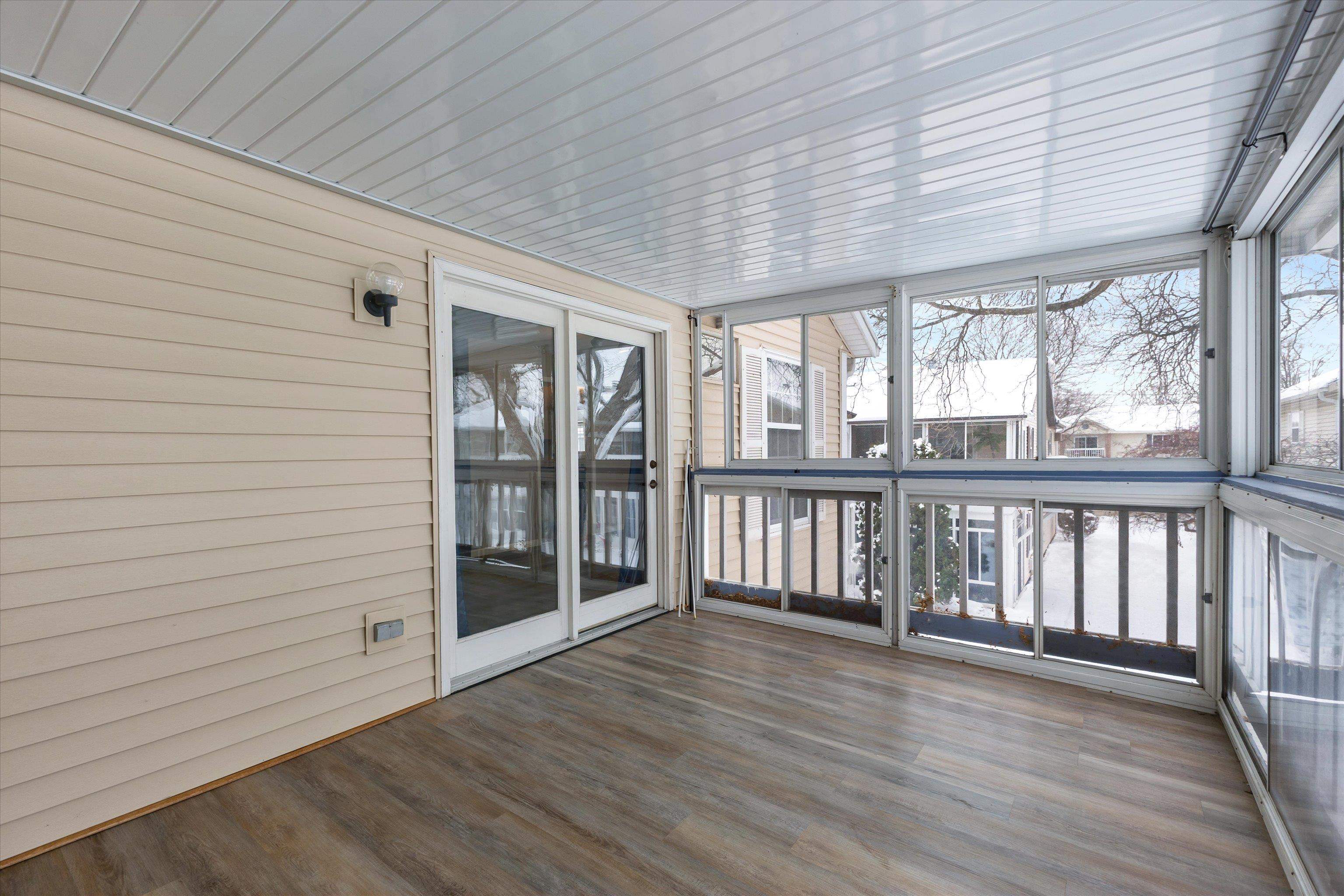 2376 Wisconsin Street Oshkosh, WI 54901 - Photo 7 of 20