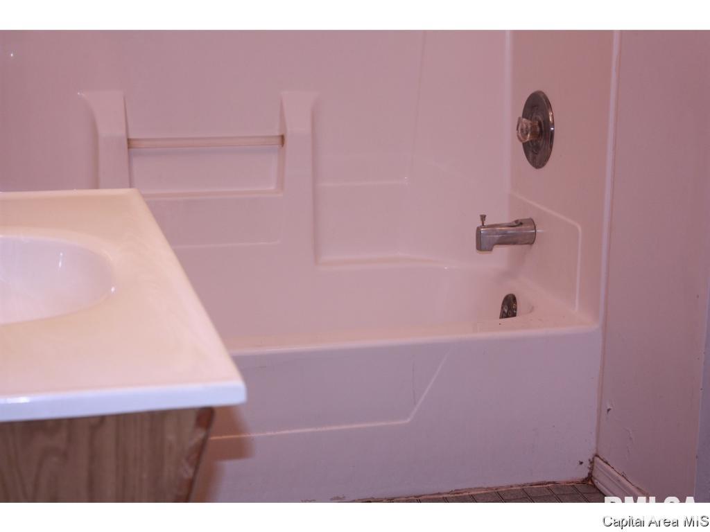 1304 North Rutledge Street Springfield, IL 62702 - Photo 12 of 24