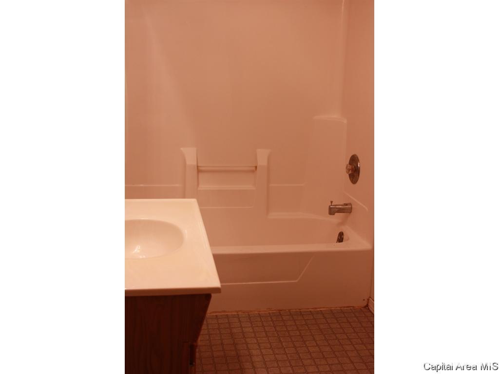 1304 North Rutledge Street Springfield, IL 62702 - Photo 13 of 24