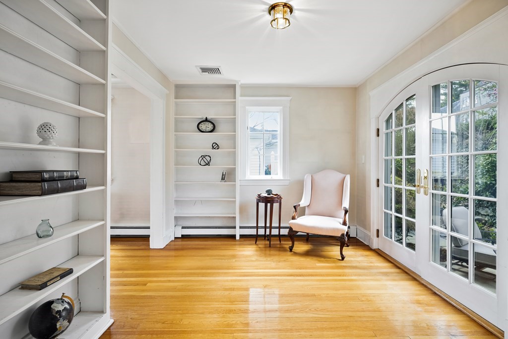 86 Moss Hill Road Boston, MA 02130 - Photo 4 of 41 Gallery Image 4
