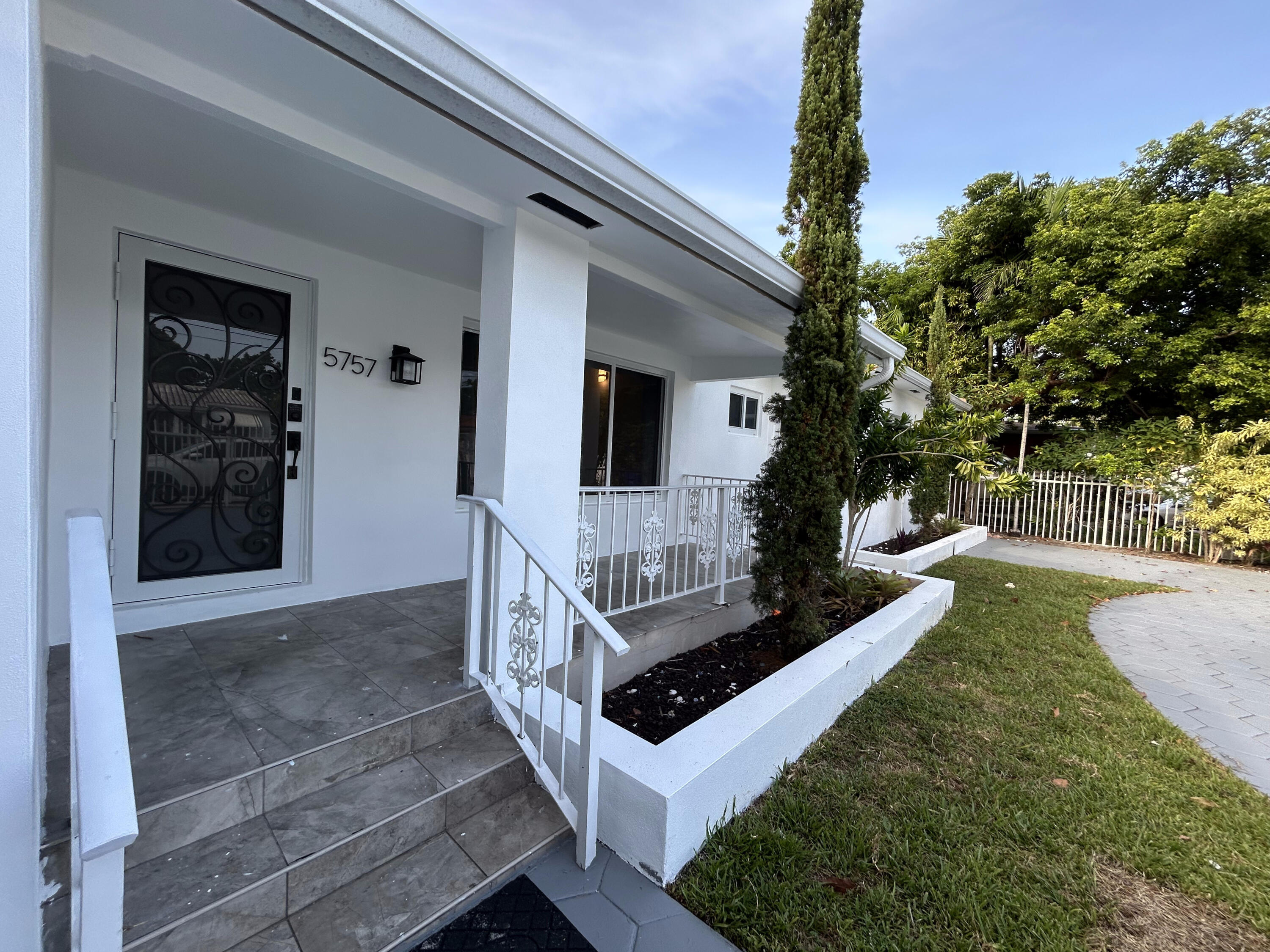 5757 Southwest 3rd Street Miami, FL 33144 - Photo 7 of 71 IMG_6319