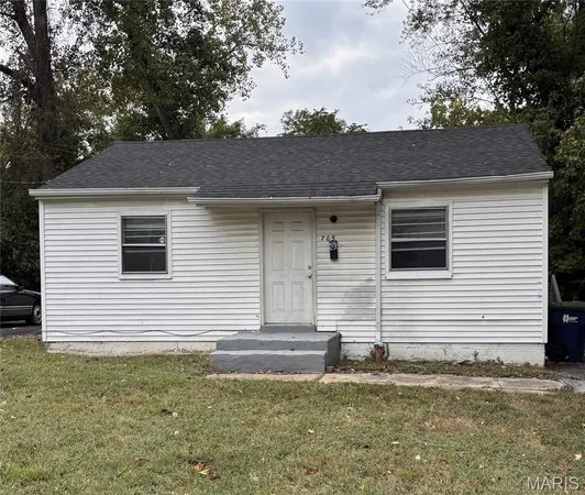 $85,000 | 705 Beardsley Court, Ferguson, MO 63135