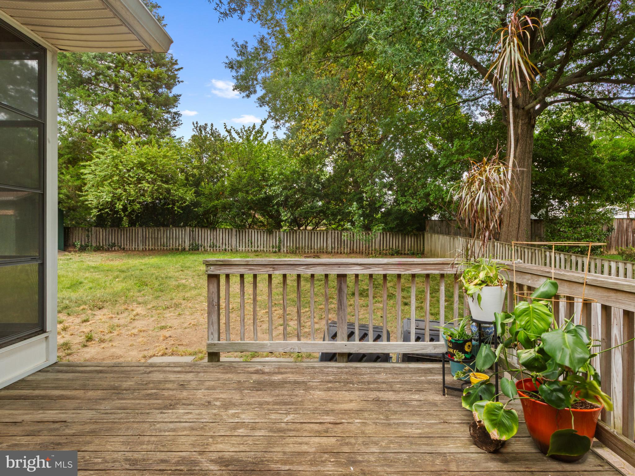 130 Southdown Road Edgewater, MD 21037 - Photo 29 of 37 Deck with a view of the fenced yard
