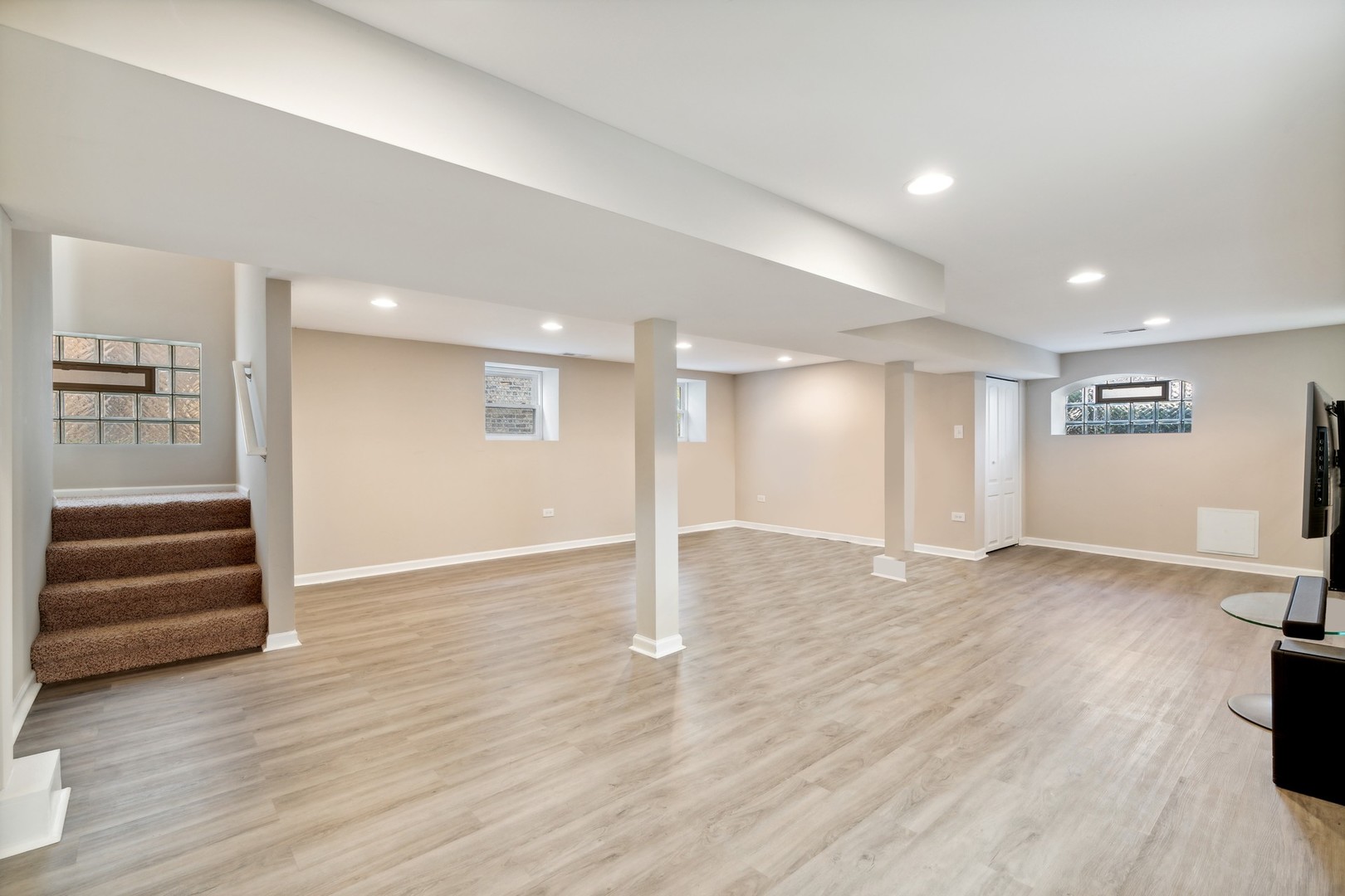 2239 North Keystone Avenue Chicago, IL 60639 - Photo 20 of 31 a view of empty room with wooden floor