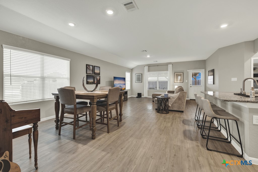 9030 Austin Ridge Seguin, TX 78155 - Photo 6 of 36