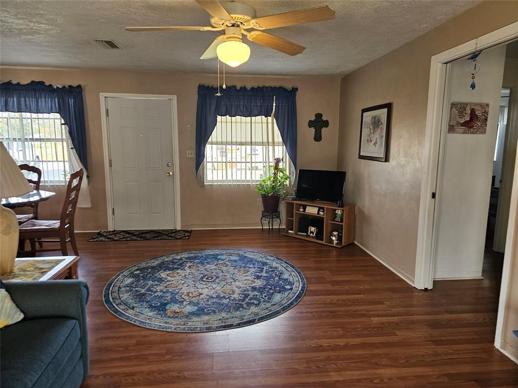 2247 Croydon Road Sebring, FL 33870 - Photo 3 of 16 Photo 3