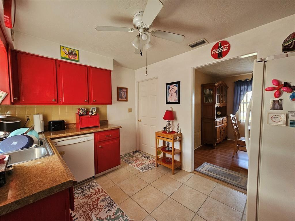 2247 Croydon Road Sebring, FL 33870 - Photo 7 of 16 Photo 7