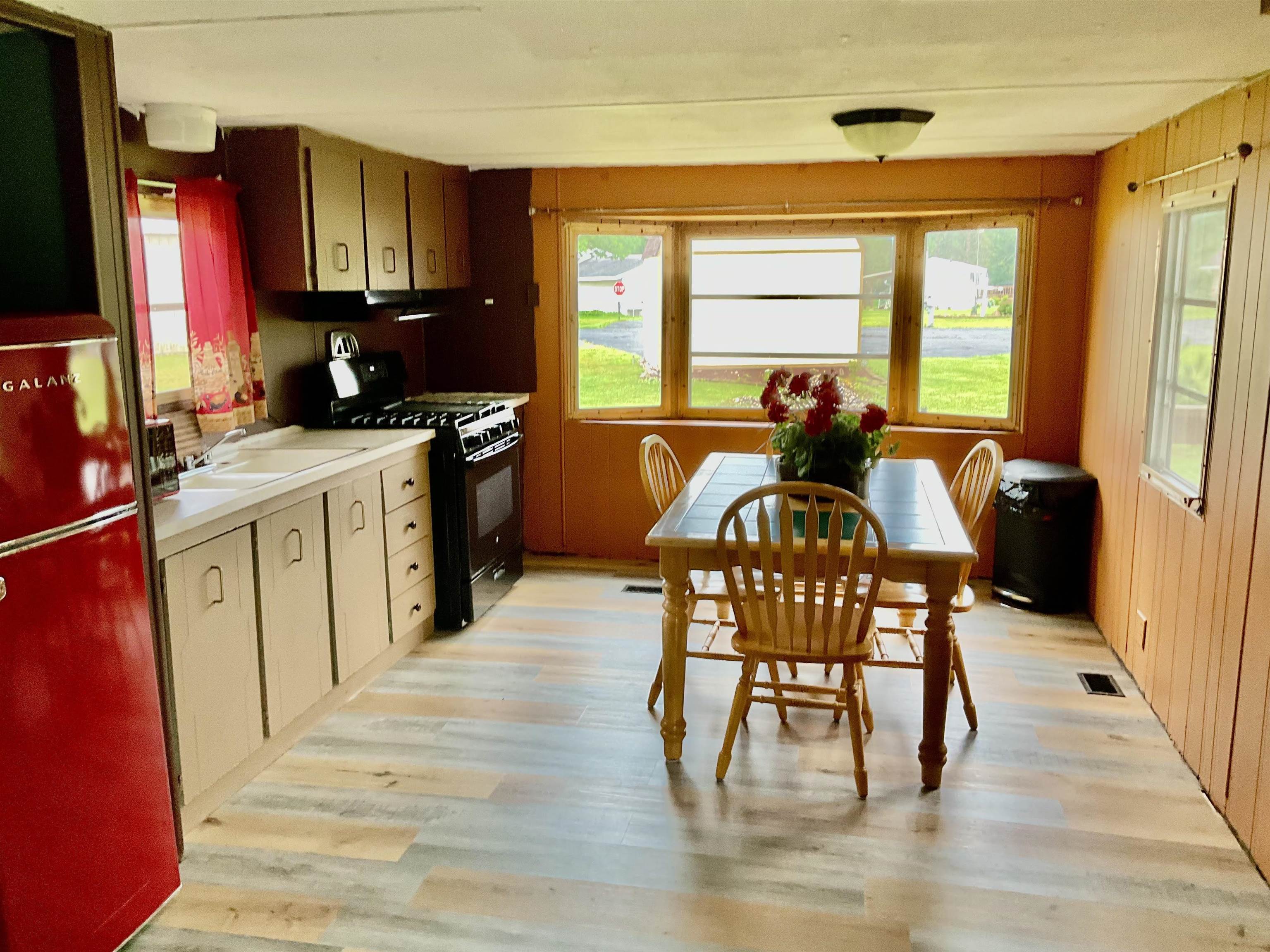 17331 Valley View Road Townsend, WI 54175 - Photo 10 of 35 Gallery Image 10