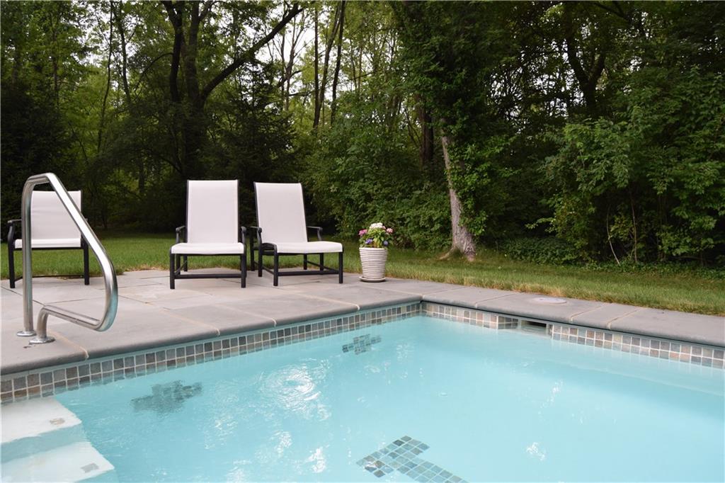 7055 Dover Road Indianapolis, IN 46220 - Photo 6 of 47