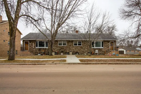 $384,000 | 700 East Summit Avenue, Fergus Falls, MN 56537