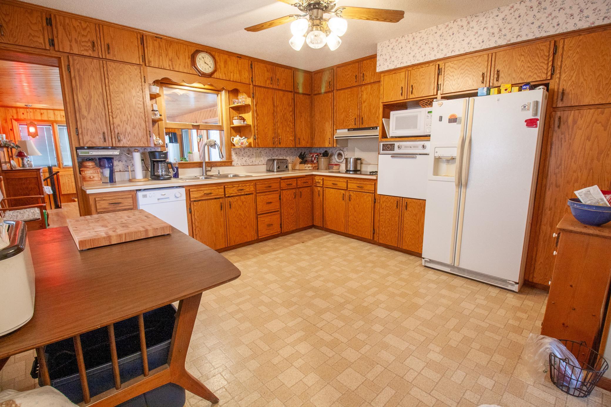 700 East Summit Avenue Fergus Falls, MN 56537 - Photo 4 of 35