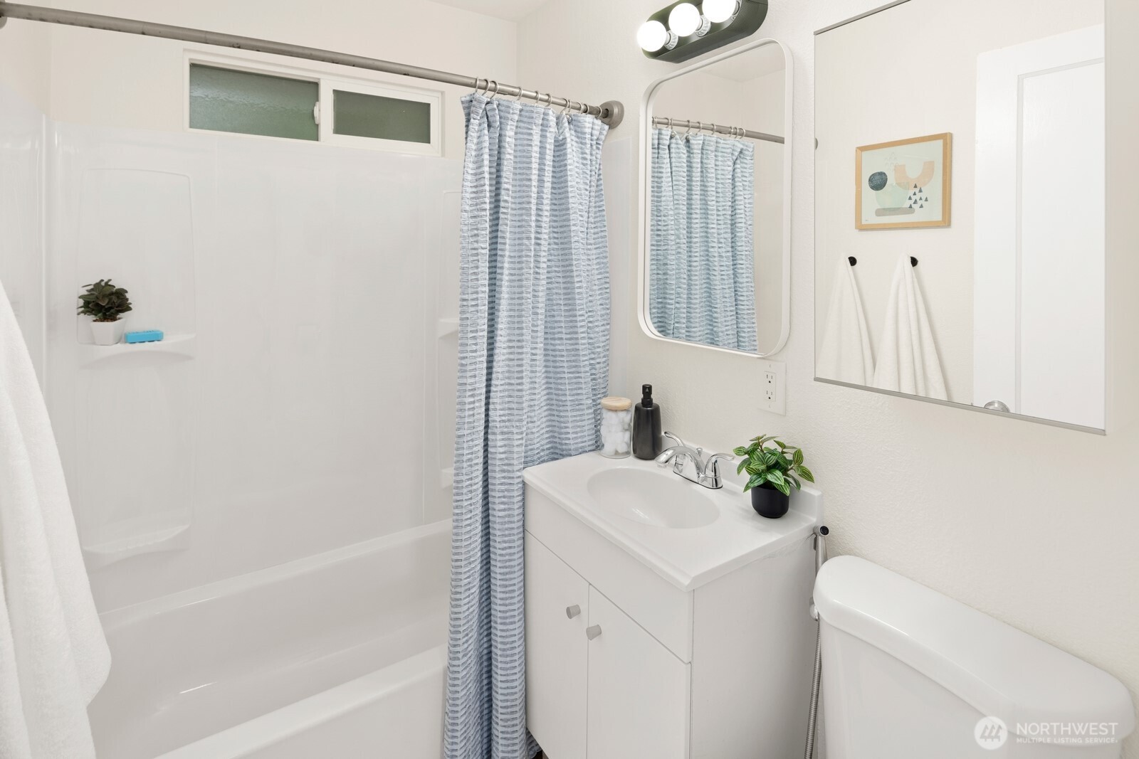 9261 31st Avenue Southwest Seattle, WA 98126 - Photo 13 of 19
